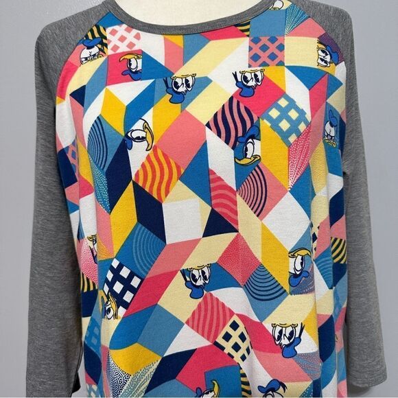 LulaRoe geometric shaped Donald Duck three-quarter sleeve T-shirt size 2XL - Picture 2 of 5